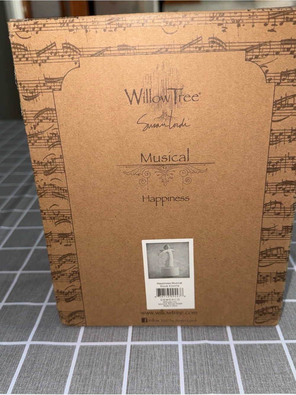 Willow Tree Musical “Happiness”Figurine w/blue birds on arms — Cream - Picture 2 of 2